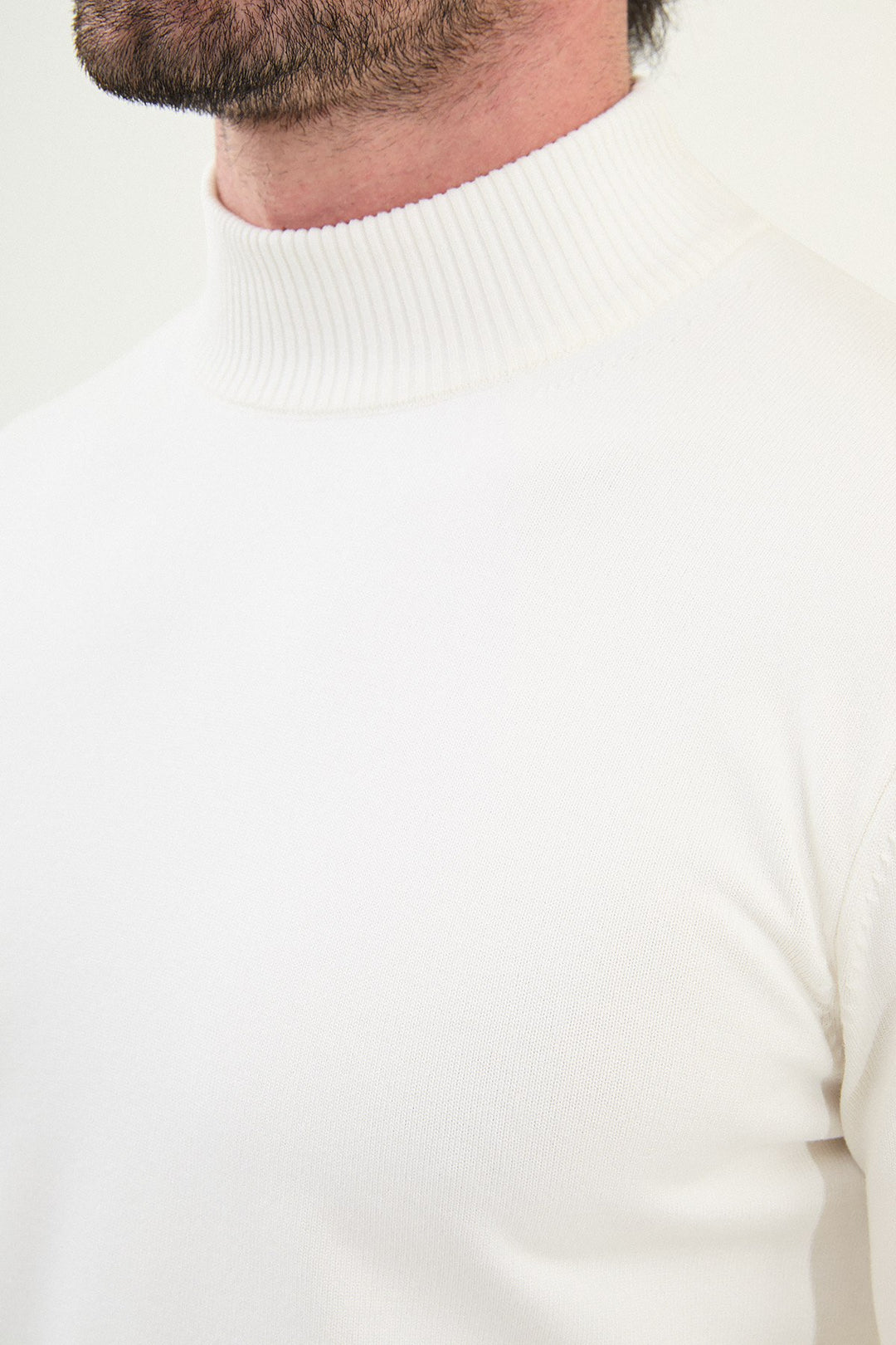 Knitted Mock Neck Sweater β White