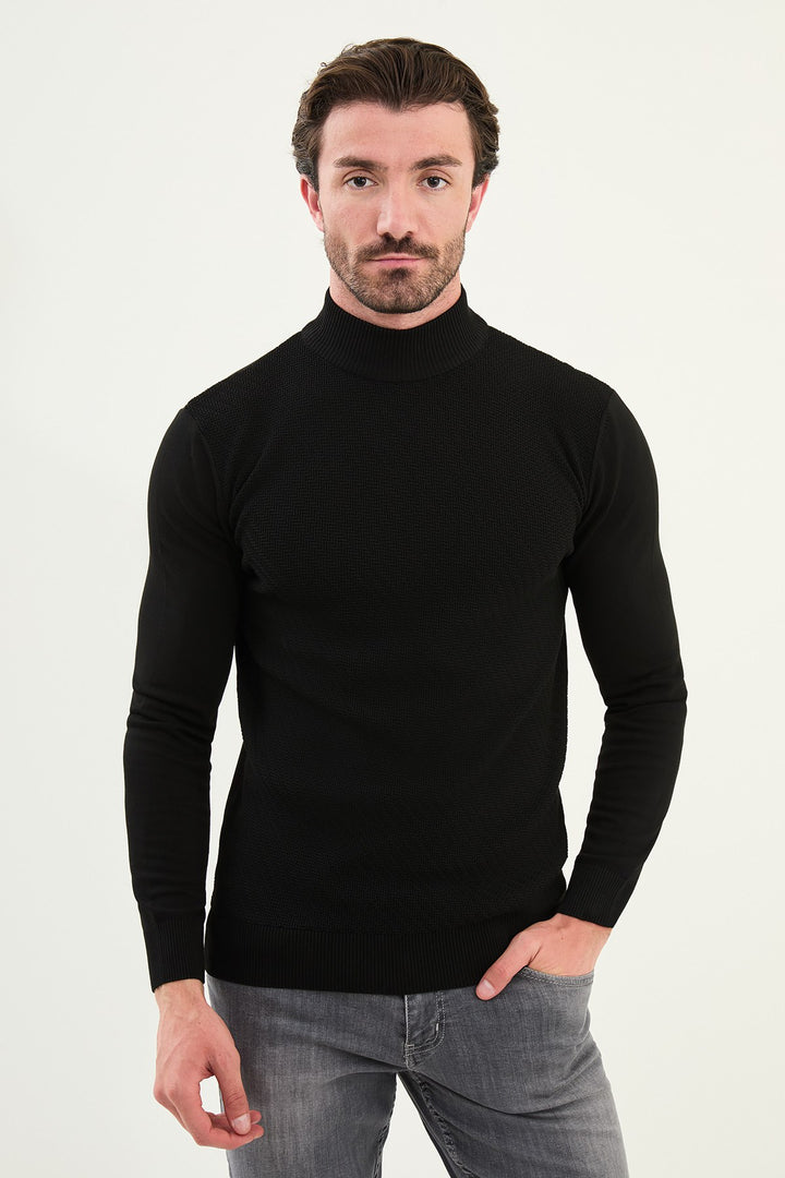 Classic Patterned Turtleneck - Black