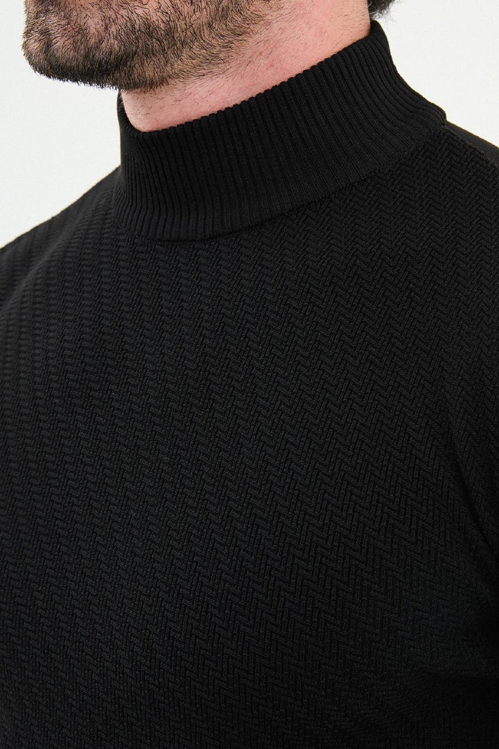 Classic Patterned Turtleneck - Black