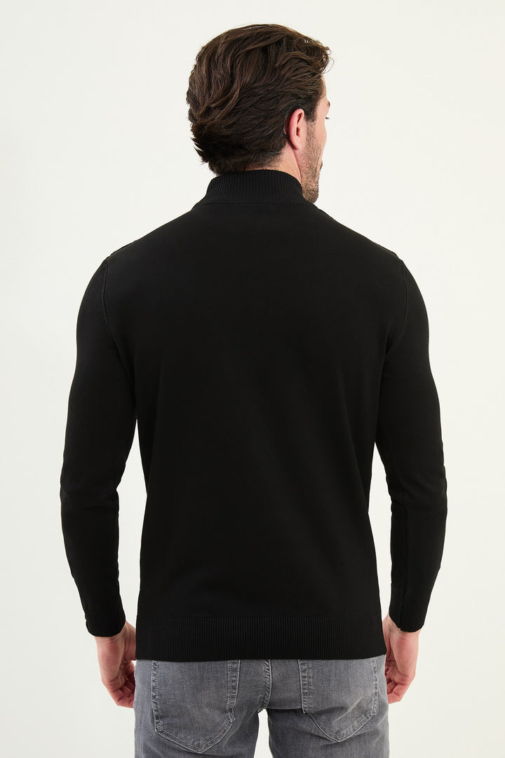 Classic Patterned Turtleneck - Black