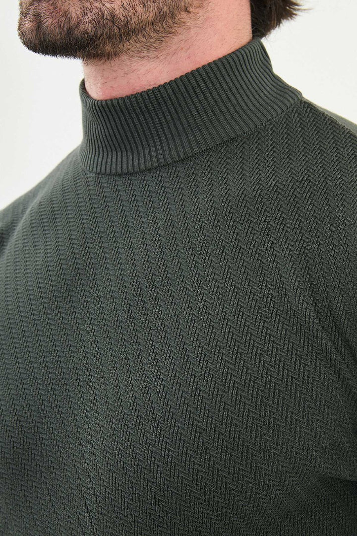 Classic Patterned Turtleneck - Green