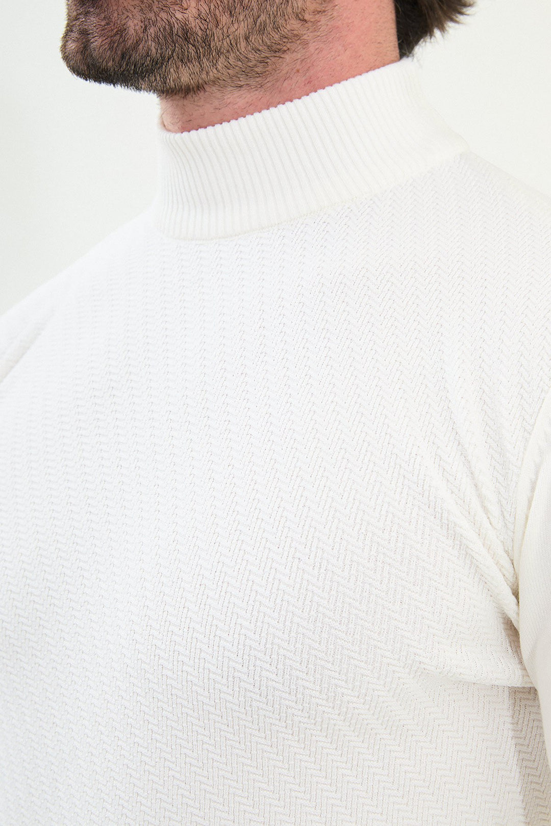 Classic Patterned Turtleneck - White