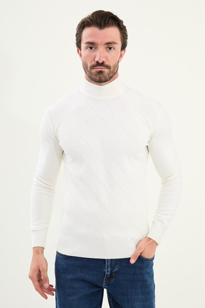 Textured Diamond Knit Turtleneck Sweater - White