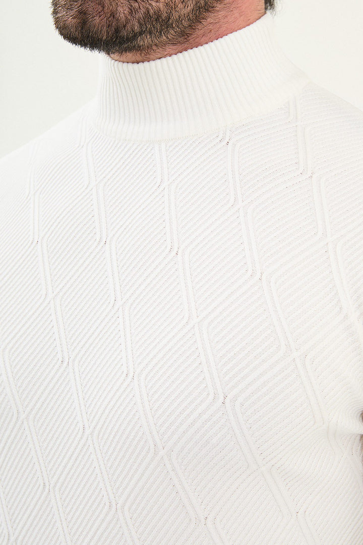 Textured Diamond Knit Turtleneck Sweater - White