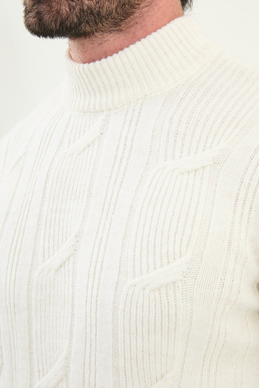 Cable Knit Turtleneck Sweater - White