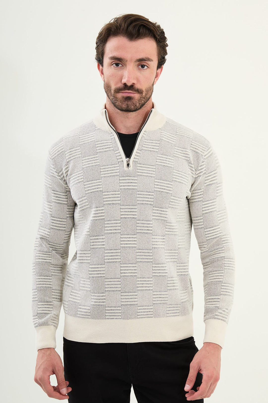 Grid Pattern Half-Zip Sweater - White