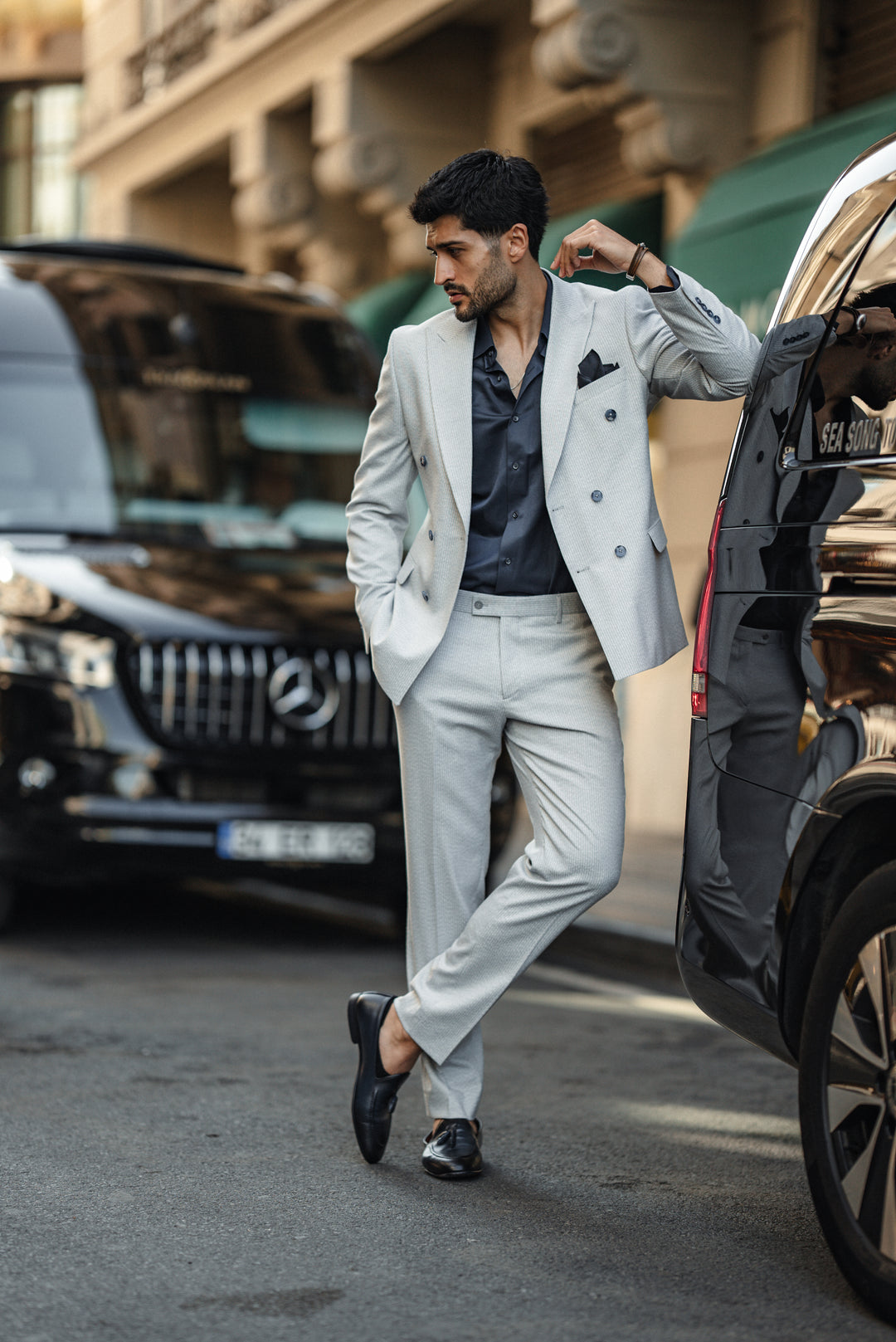 BLUE DOUBLE - BREASTED SUIT