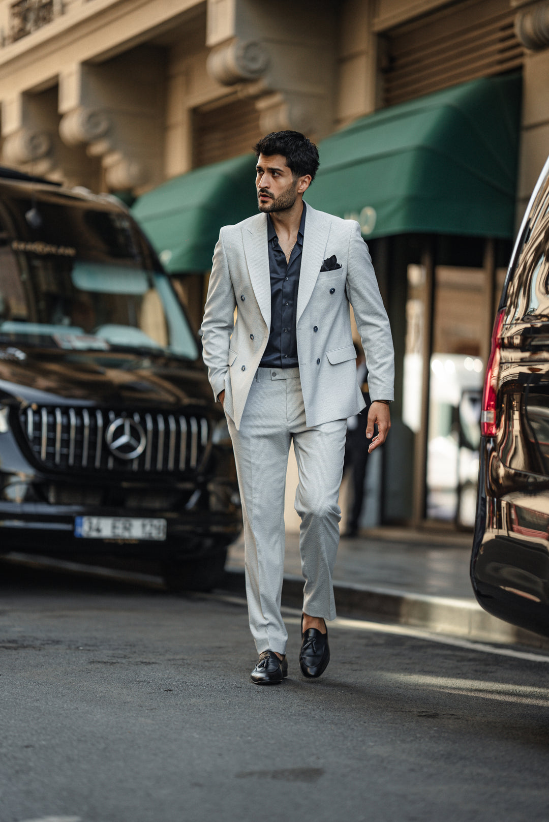 BLUE DOUBLE - BREASTED SUIT
