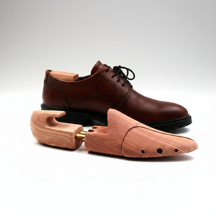 Cedar Shoe Tree