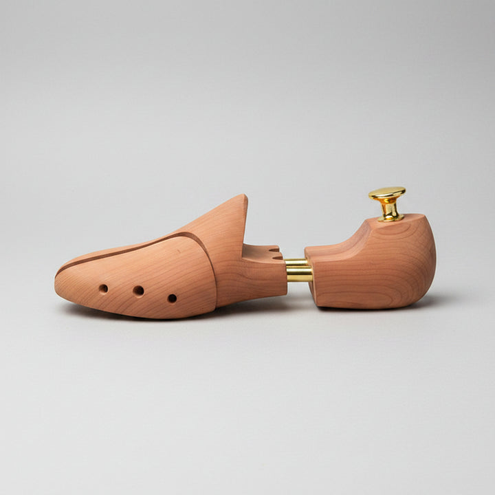 Cedar Shoe Tree