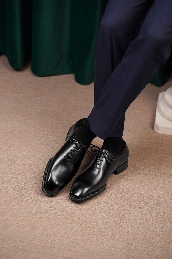 Classic Wholecut Oxford Shoes