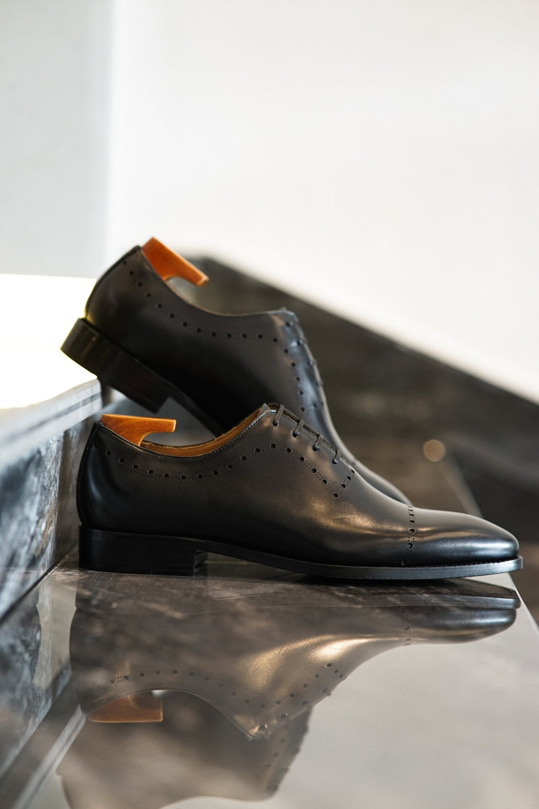 AFLOIR Cap Toe Oxford craftsmanship detail