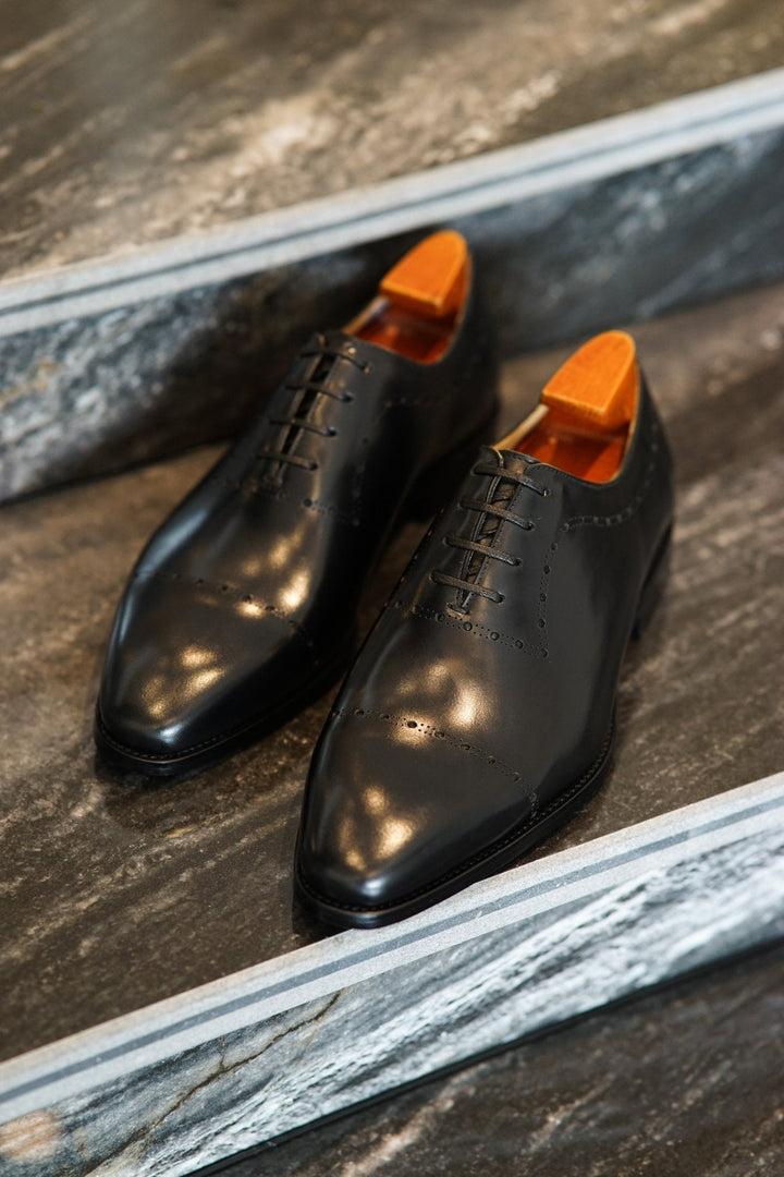 AFLOIR Cap Toe Oxford polished leather profile