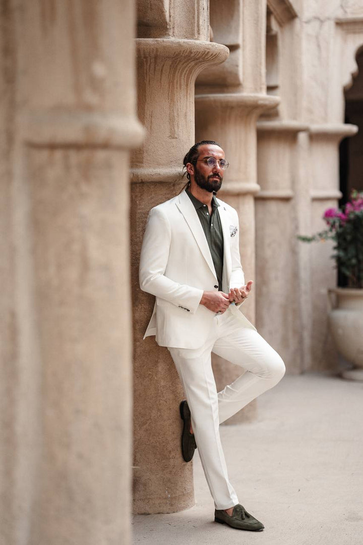 Detailed Mono Collar Statement Suit - White