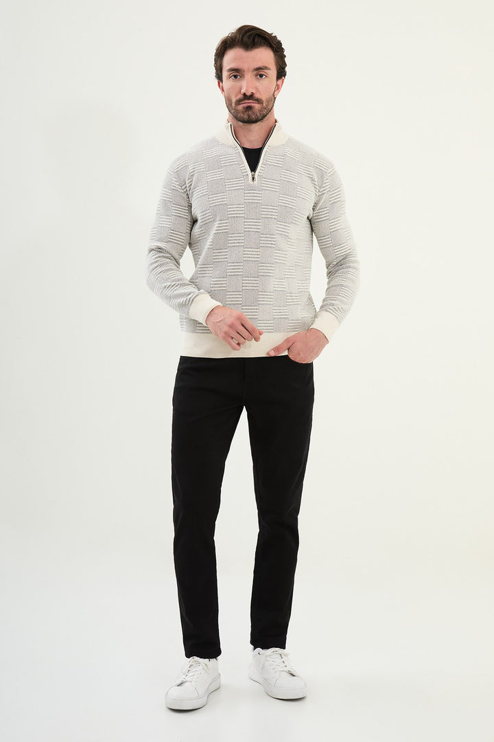 Grid Pattern Half-Zip Sweater - White