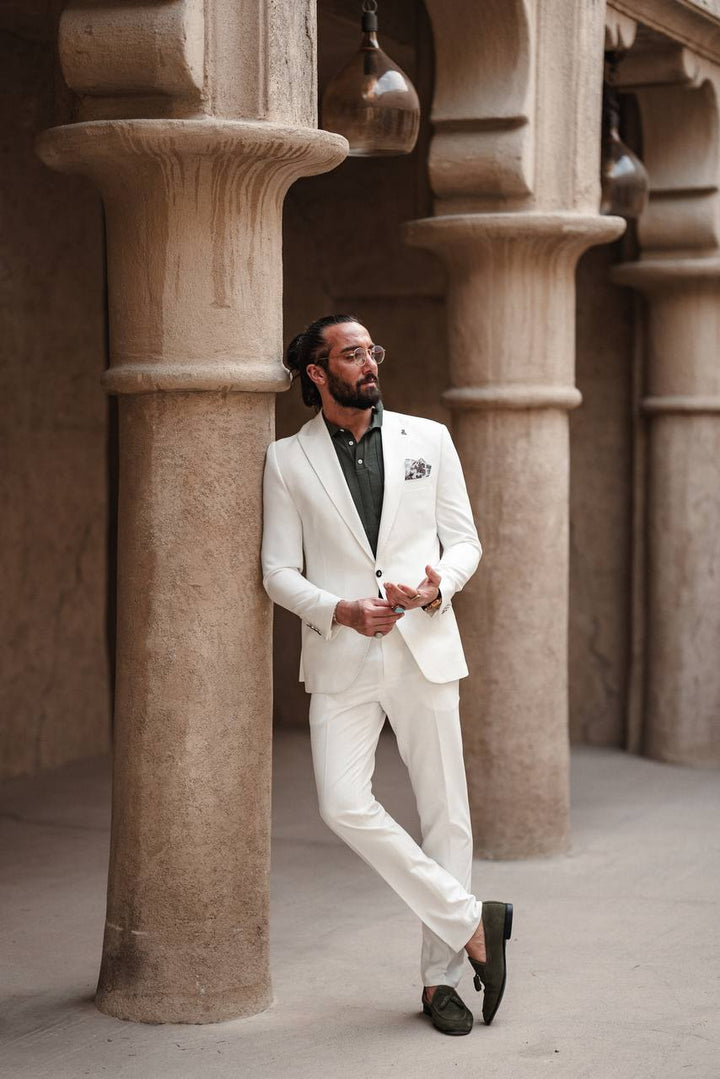 Detailed Mono Collar Statement Suit - White