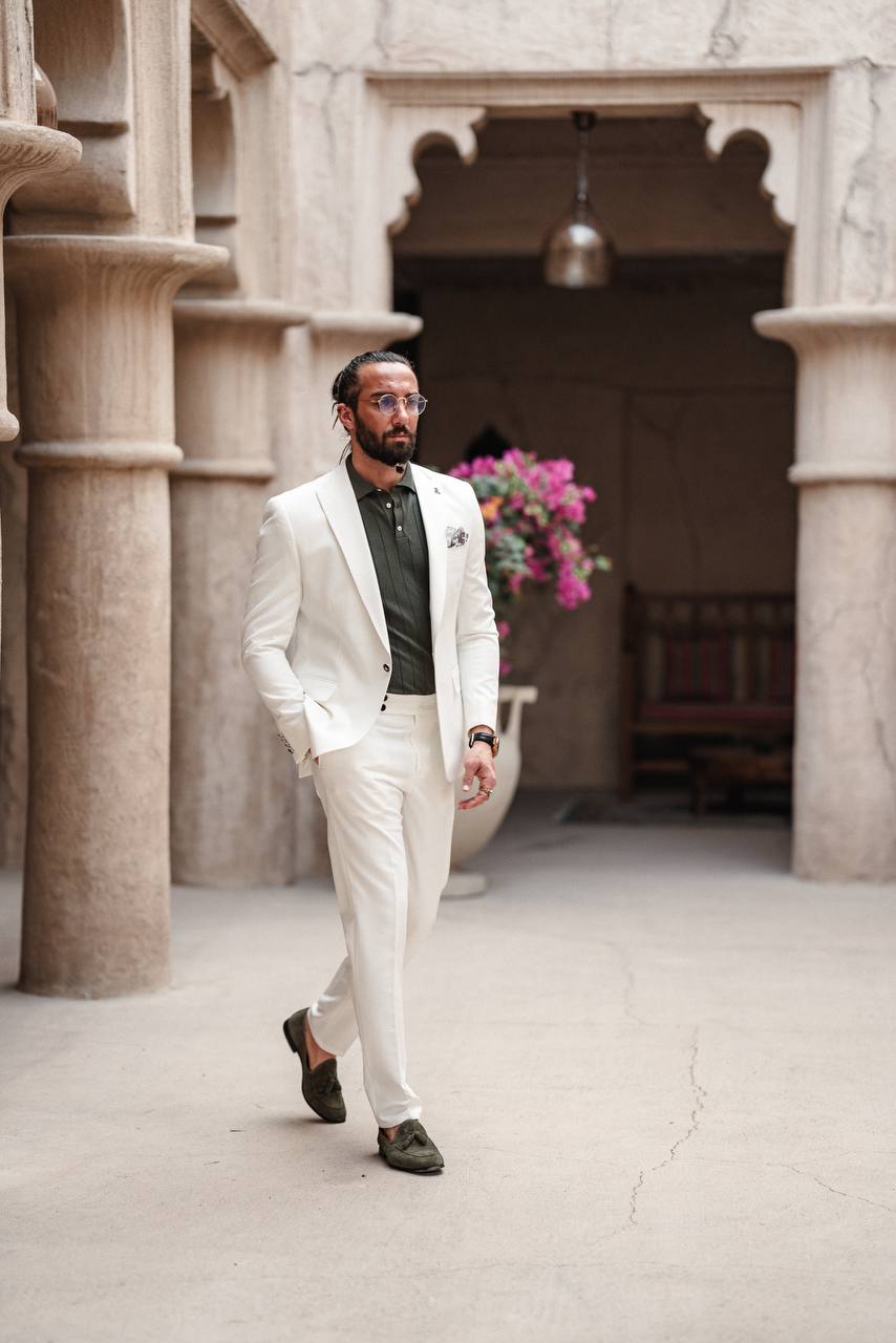 Detailed Mono Collar Statement Suit - White