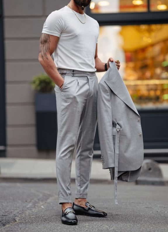 Suit With Pointed Collar - Grey